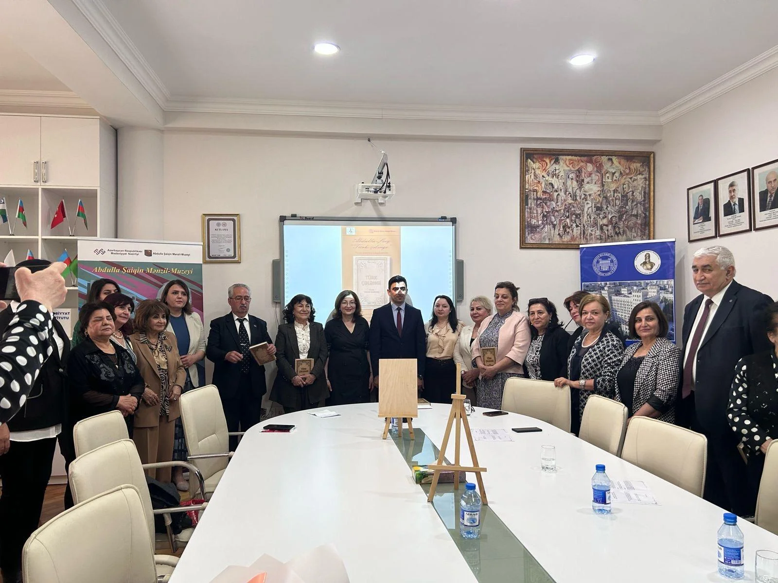 Abdulla Şaiqin "Türk çələngi" adlı kitabının təqdimatı keçirilib - FOTOLAR