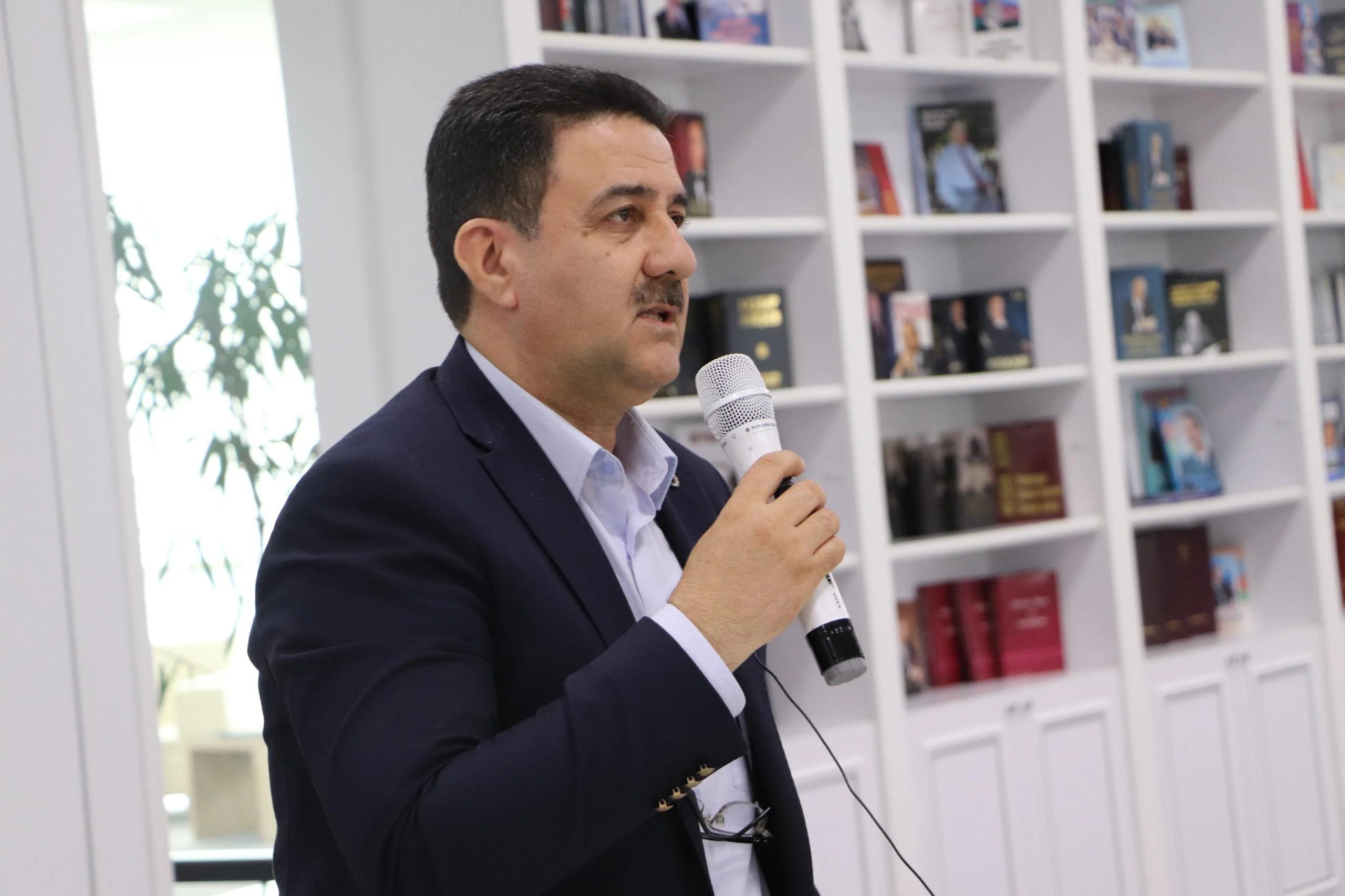 "Arif Acaloğlu: Uzaq yolların adamı"