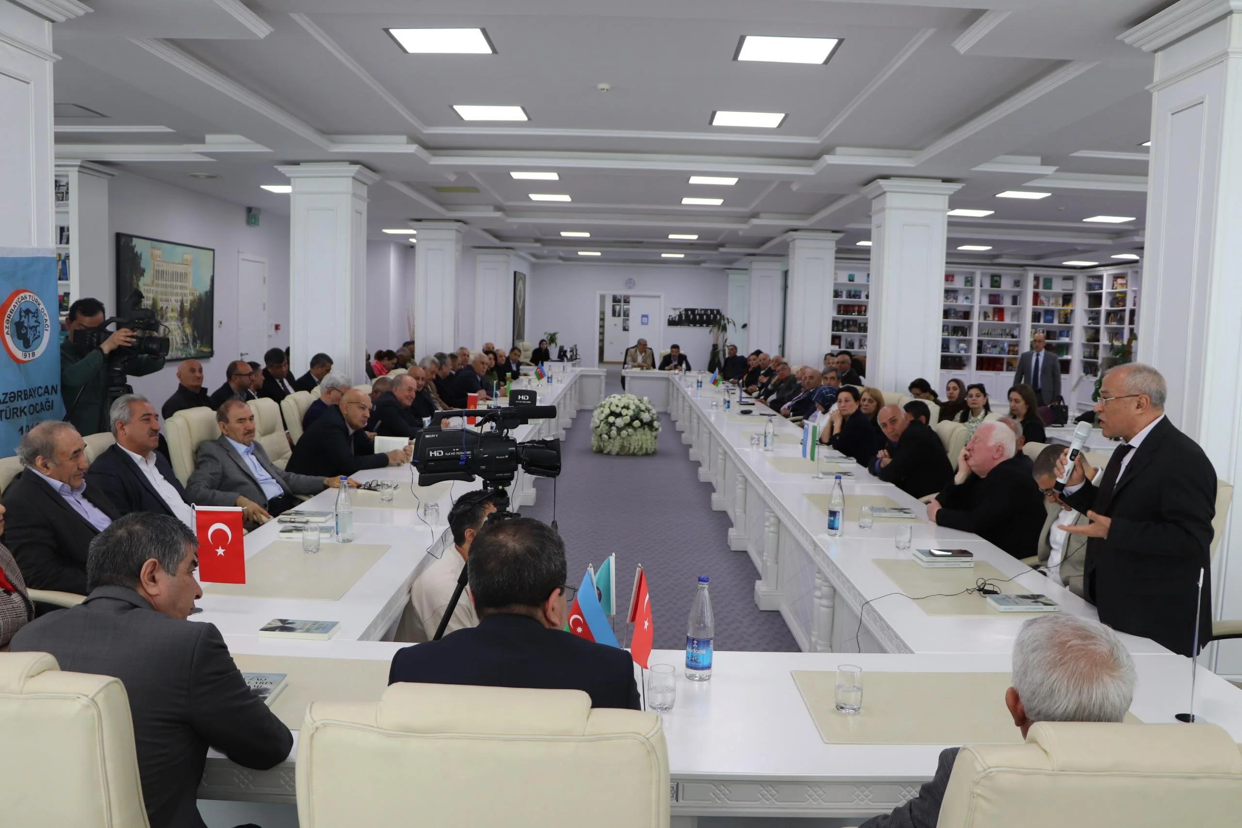 "Arif Acaloğlu: Uzaq yolların adamı"