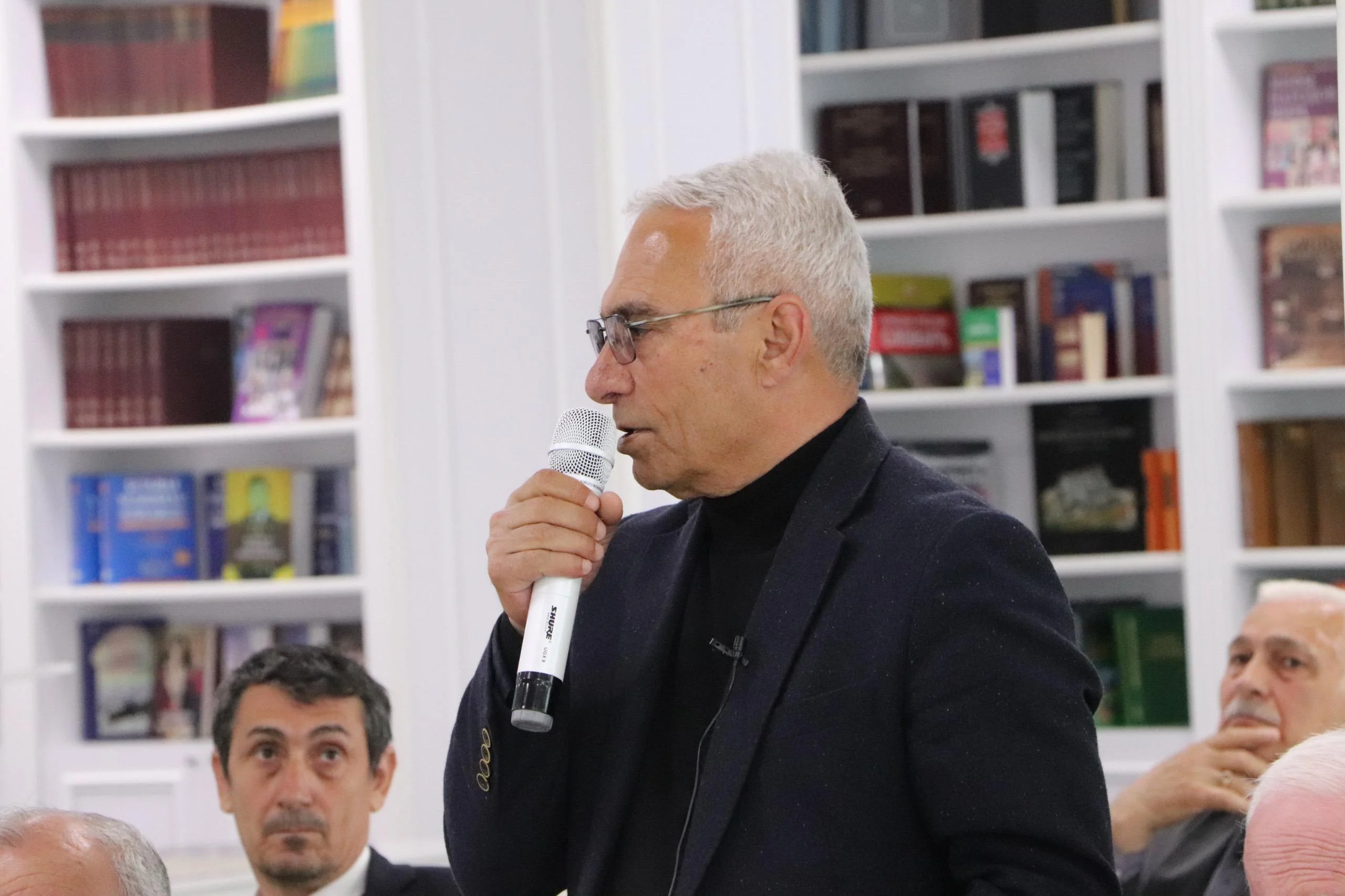 "Arif Acaloğlu: Uzaq yolların adamı"