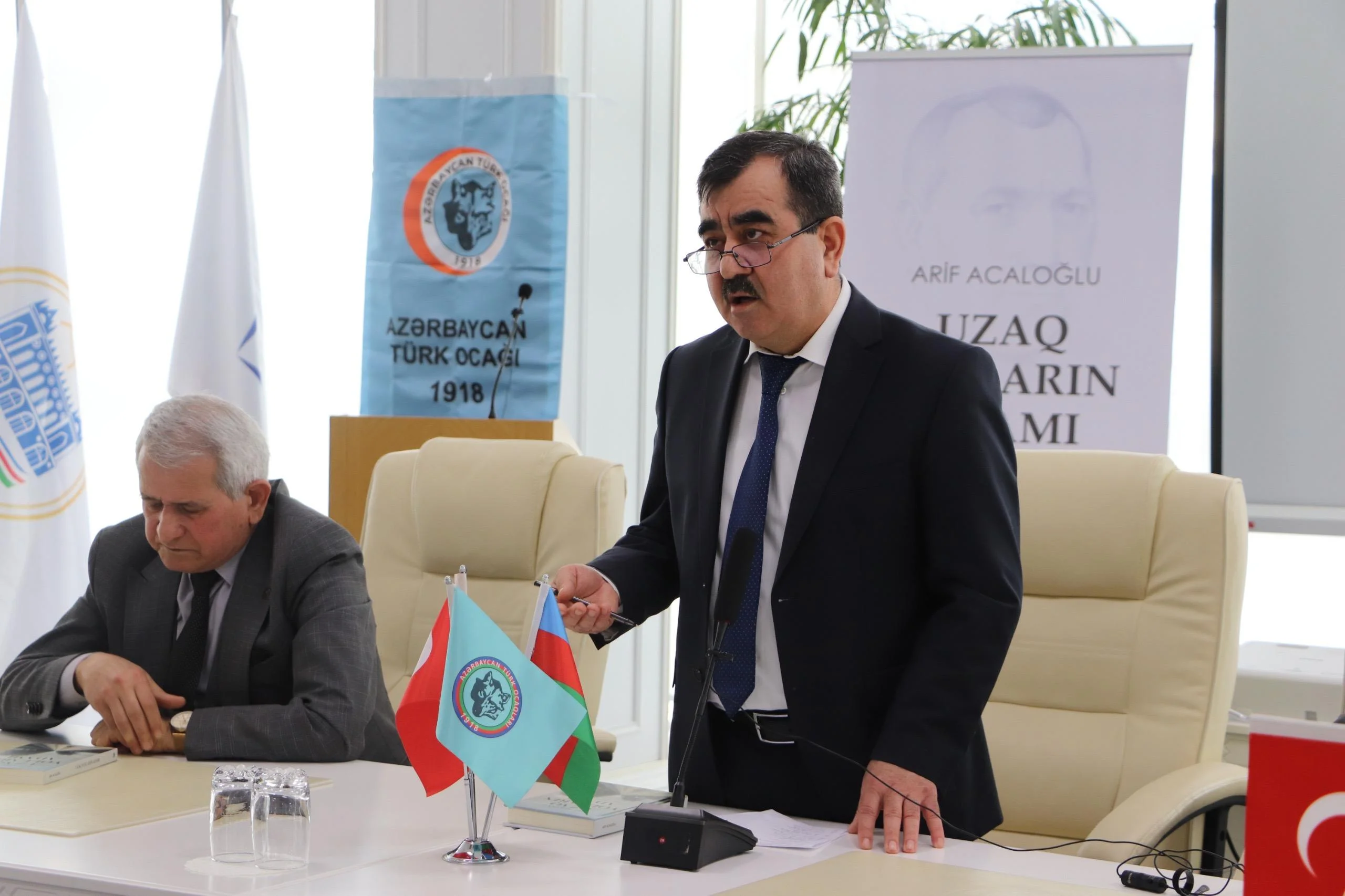 "Arif Acaloğlu: Uzaq yolların adamı"