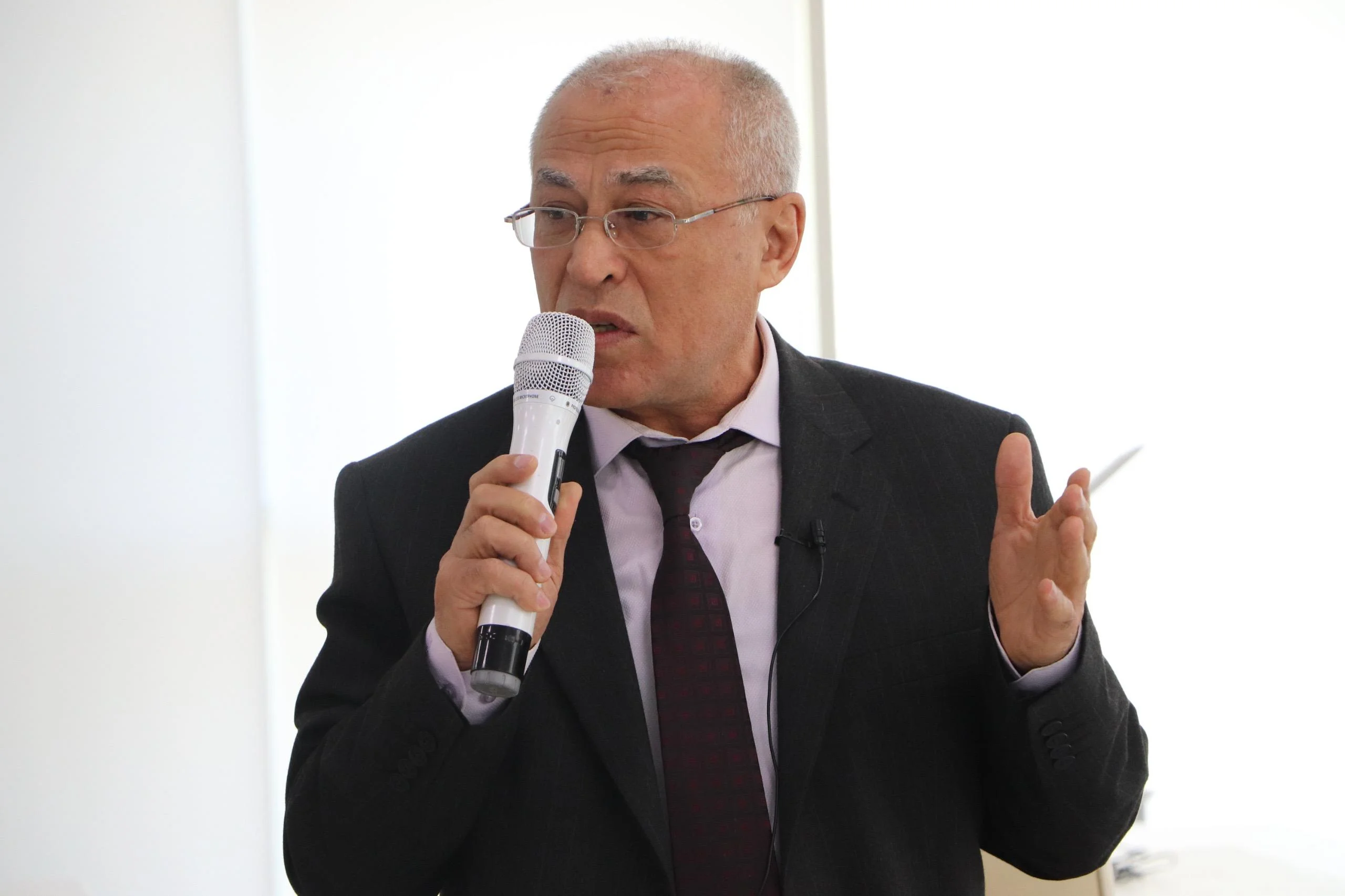 "Arif Acaloğlu: Uzaq yolların adamı"