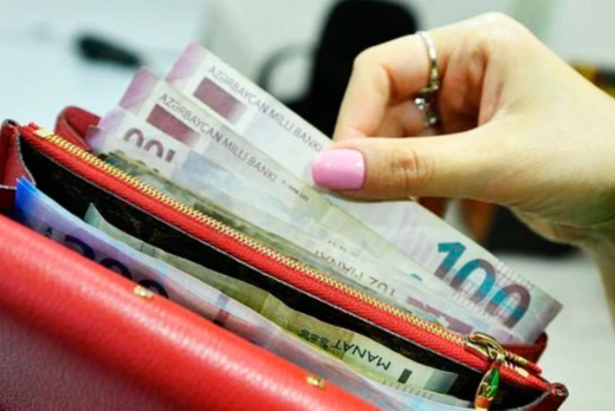 Eyni işi görən qadınla kişi niyə fərqli maaş alır? - Ekspertdən İZAH