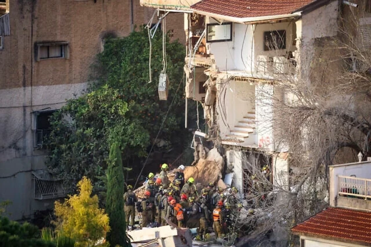 İran Hayfanı raketlərlə hədəf alıb, 2 nəfər ölüb