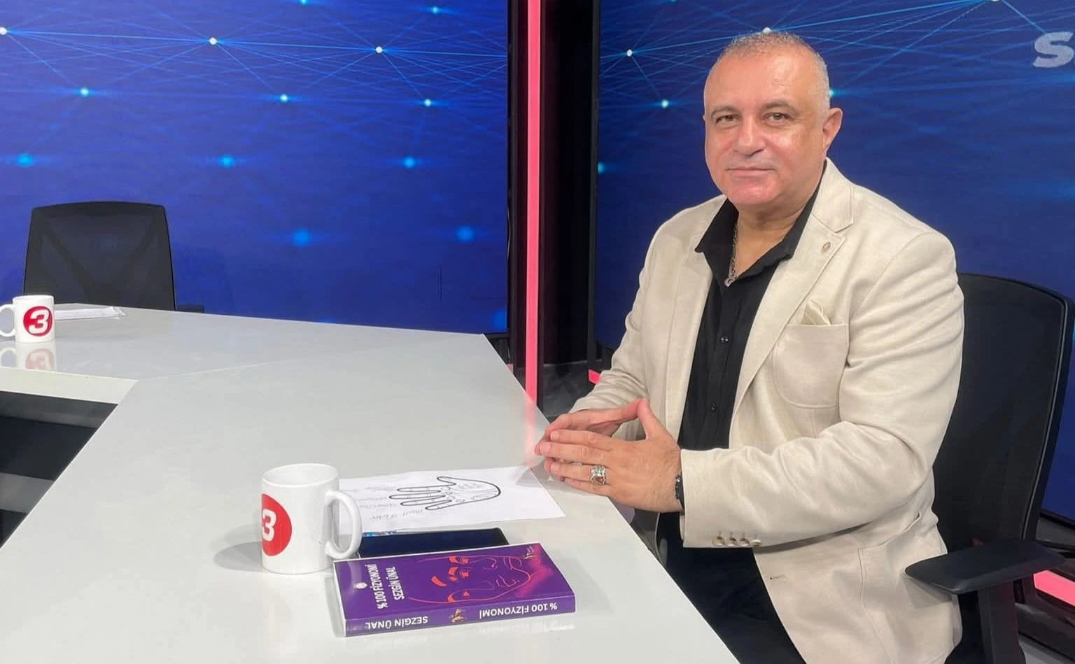 Təhlükəli insanı, bir çox xəstəliyi üzə və ələ baxaraq oxumaq mümkündür - Sezgin Kaan Ünal