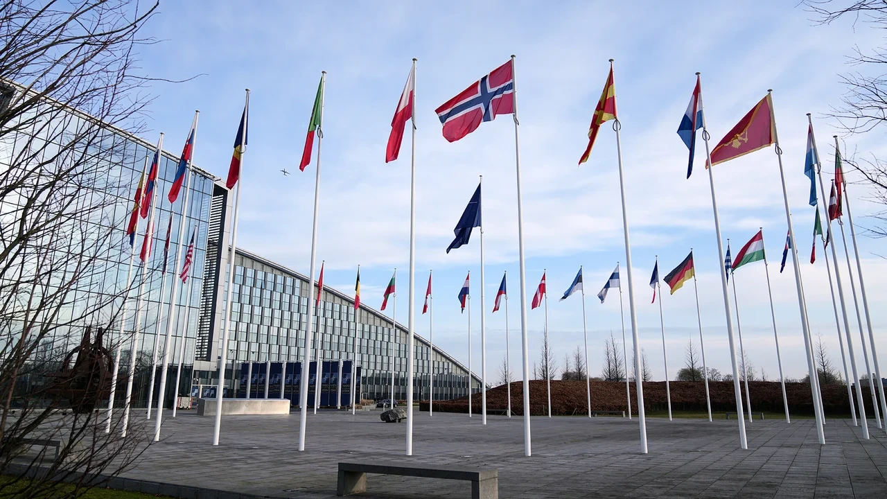 NATO-nun qalacağı qəti deyil - Yens Stoltenberq