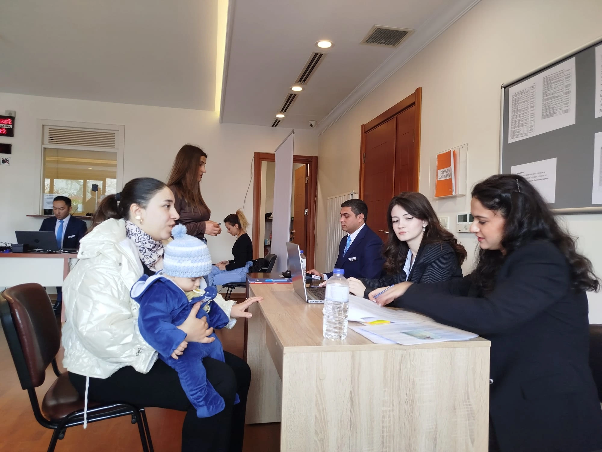 İstanbulda ilk: Azərbaycan vətəndaşları üçün səyyar xidmət böyük maraq doğurdu