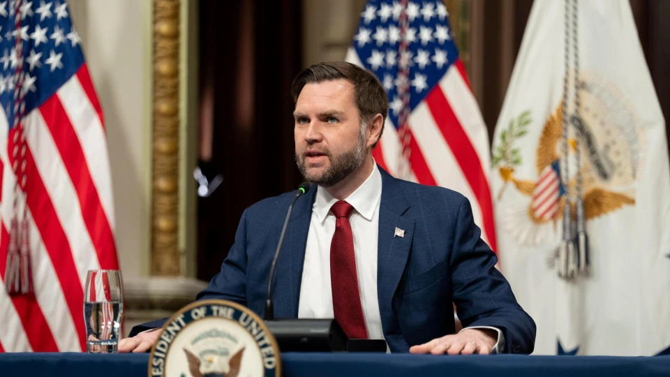 İddia: Vens Pentaqonun İran brifinqlərinə şübhə ilə yanaşıb