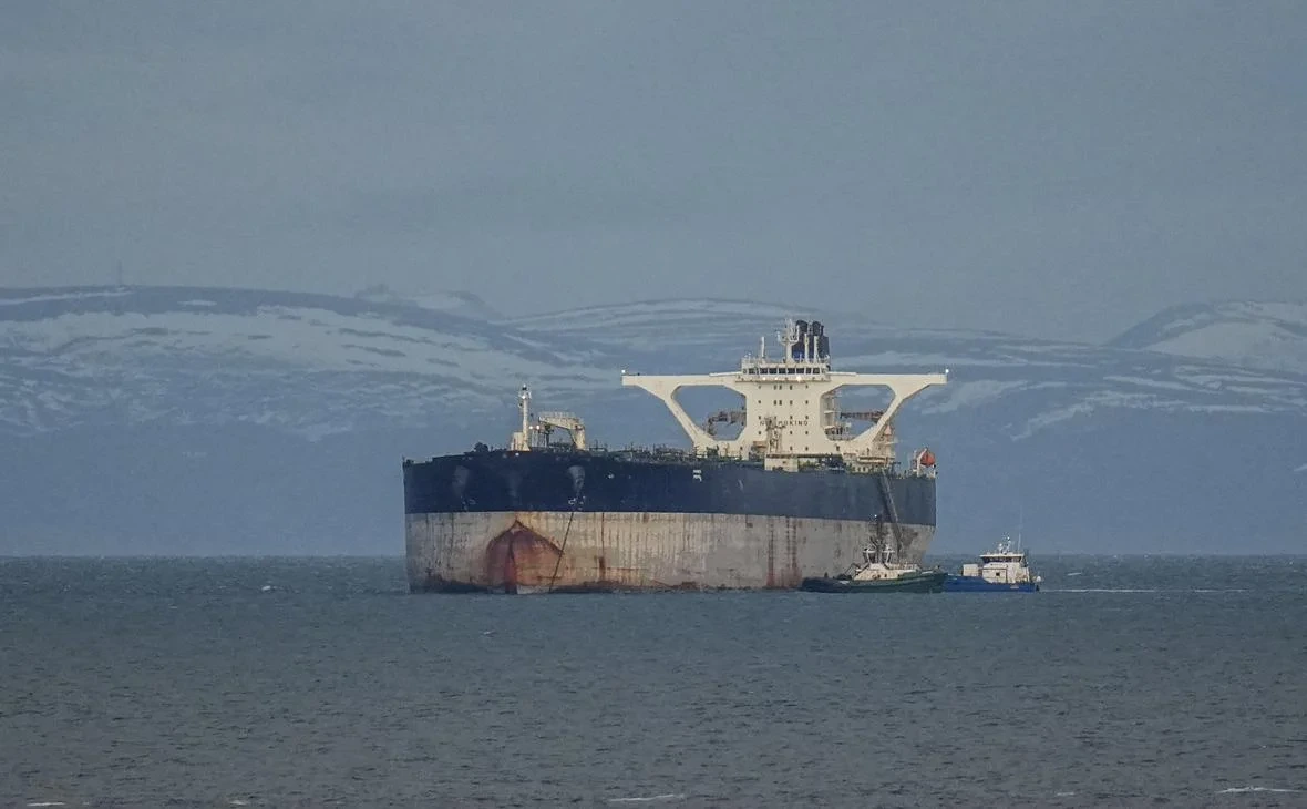 Hörmüzdə gərginlik pik həddə: ABŞ İran gəmisini vurdu, heyət nəzarətə alındı
