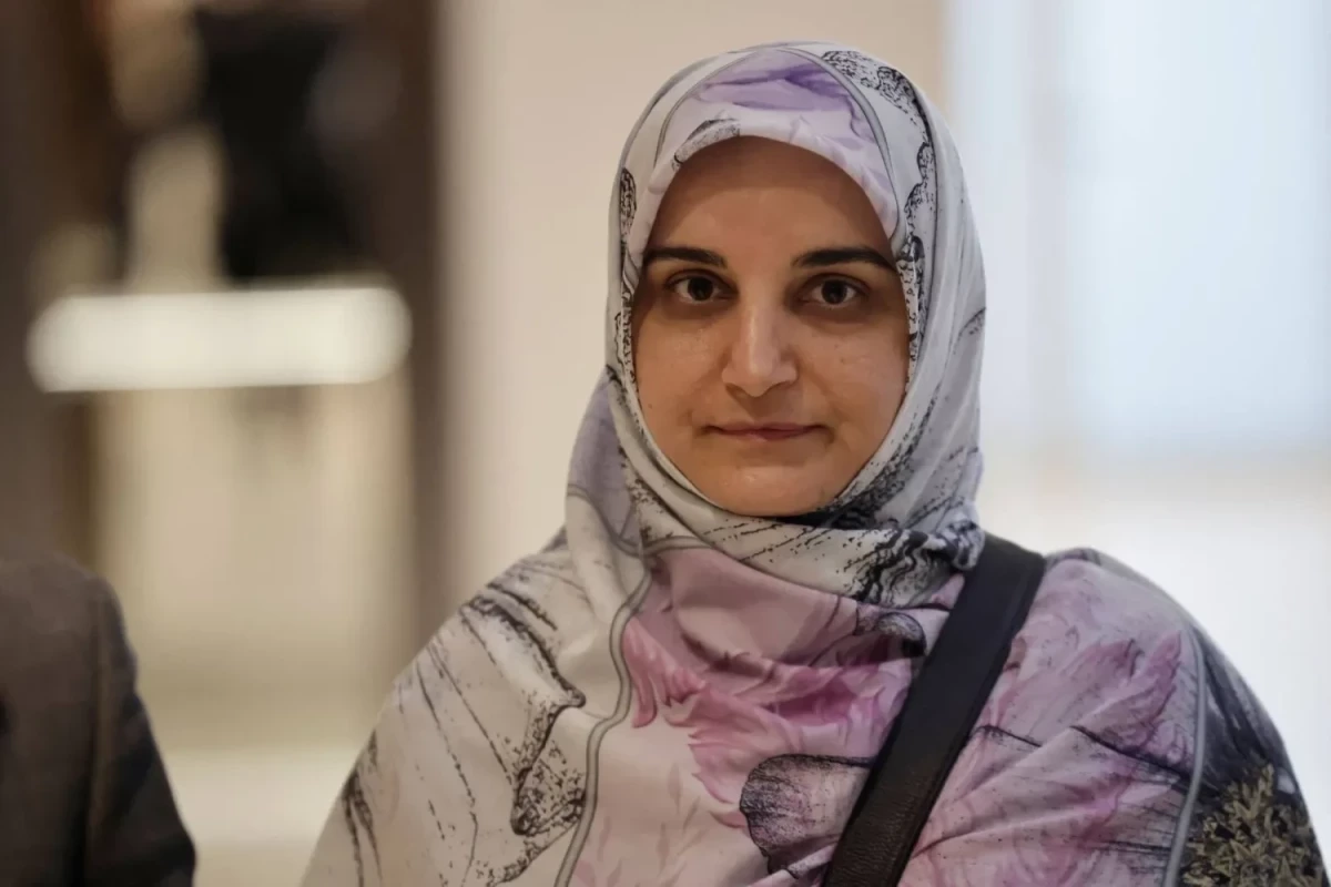 Fransada həbsdən azad edilən İran vətəndaşı ölkəsinə qayıdıb