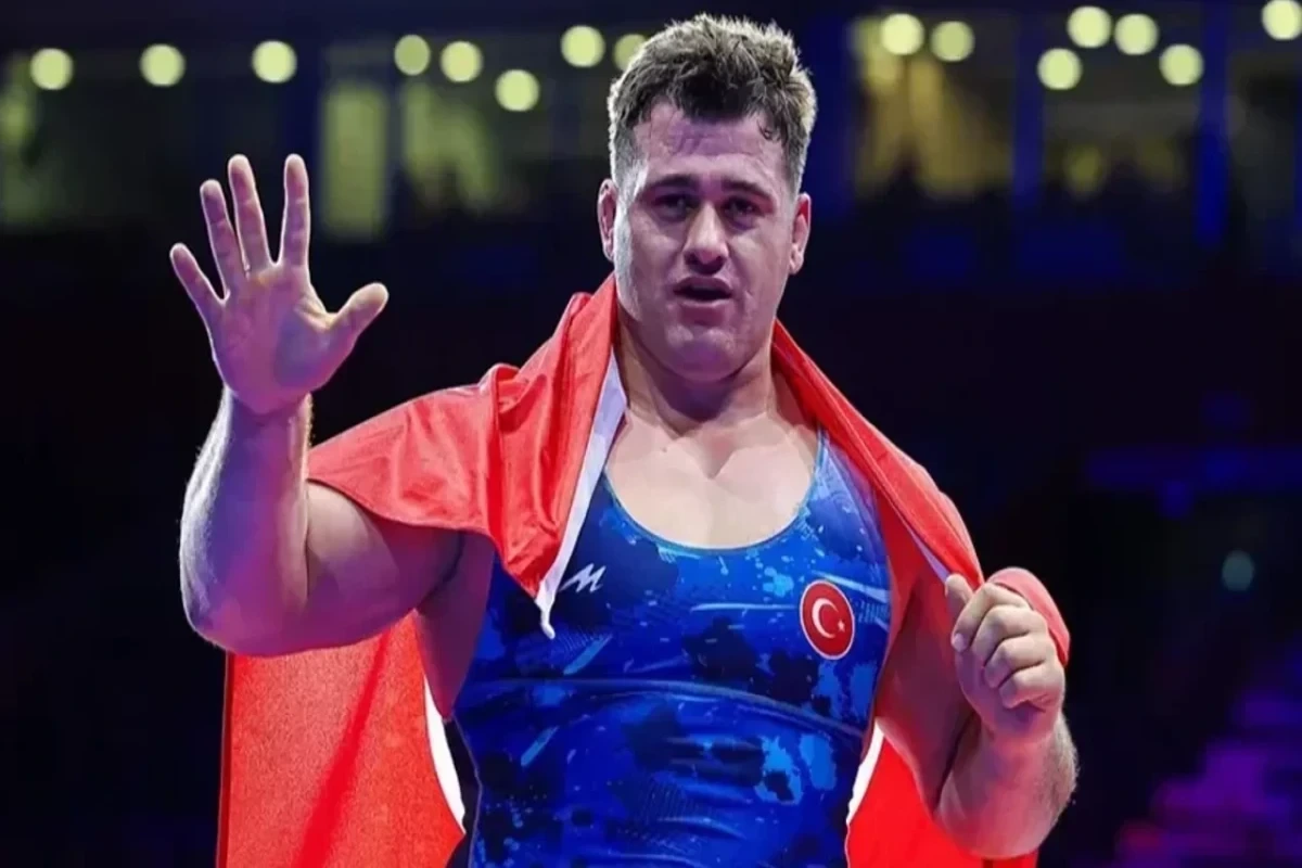 Rıza Kayaalp 13-cü dəfə Avropa çempionu olub