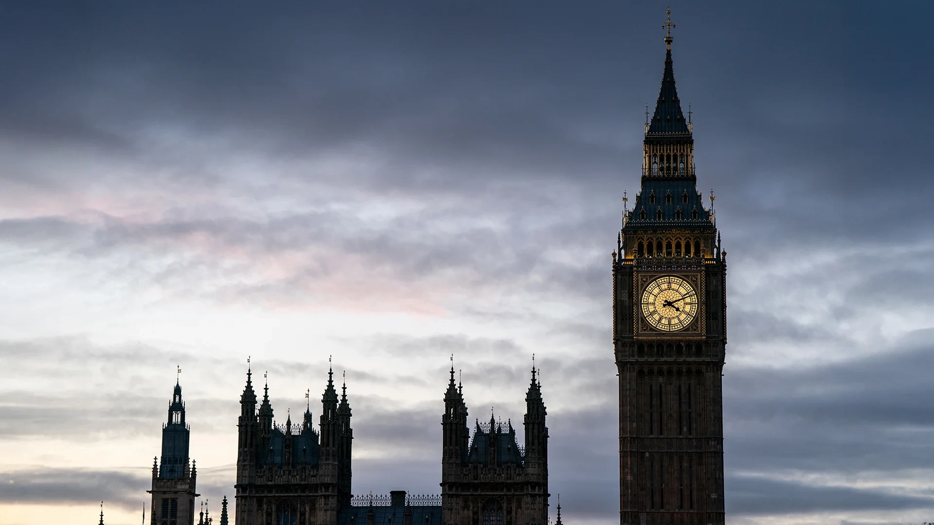 Britaniya Rusiya gəmilərinin heç birini saxlamayıb