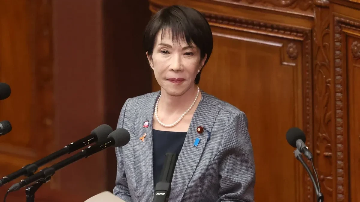 Yaponlar baş nazir Takaiçini "uyğunsuz davranış"ına görə tənqid etdilər