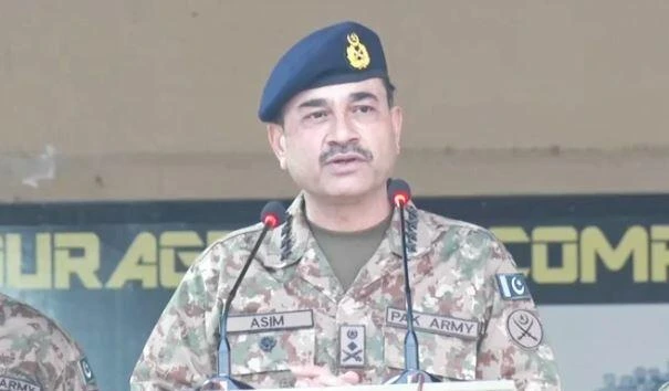 Pakistanın baş komandanı Tehranda: Arakçı qarşıladı