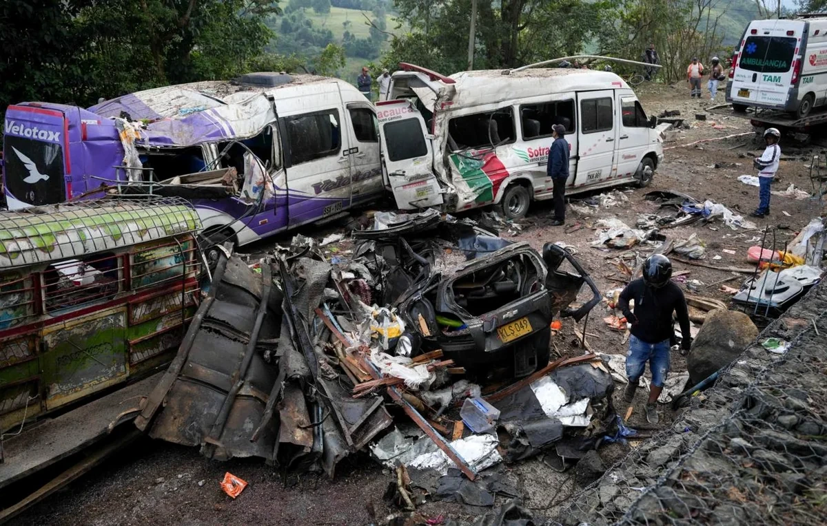 Kolumbiyada terror aktı nəticəsində azı 20 nəfər ölüb