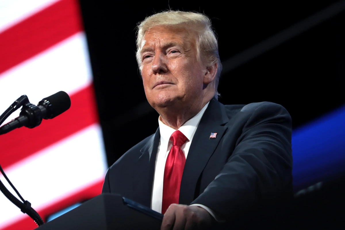 Tramp: ABŞ İranın infrastrukturunu bir saat ərzində məhv edə bilər, amma bunu istəmir