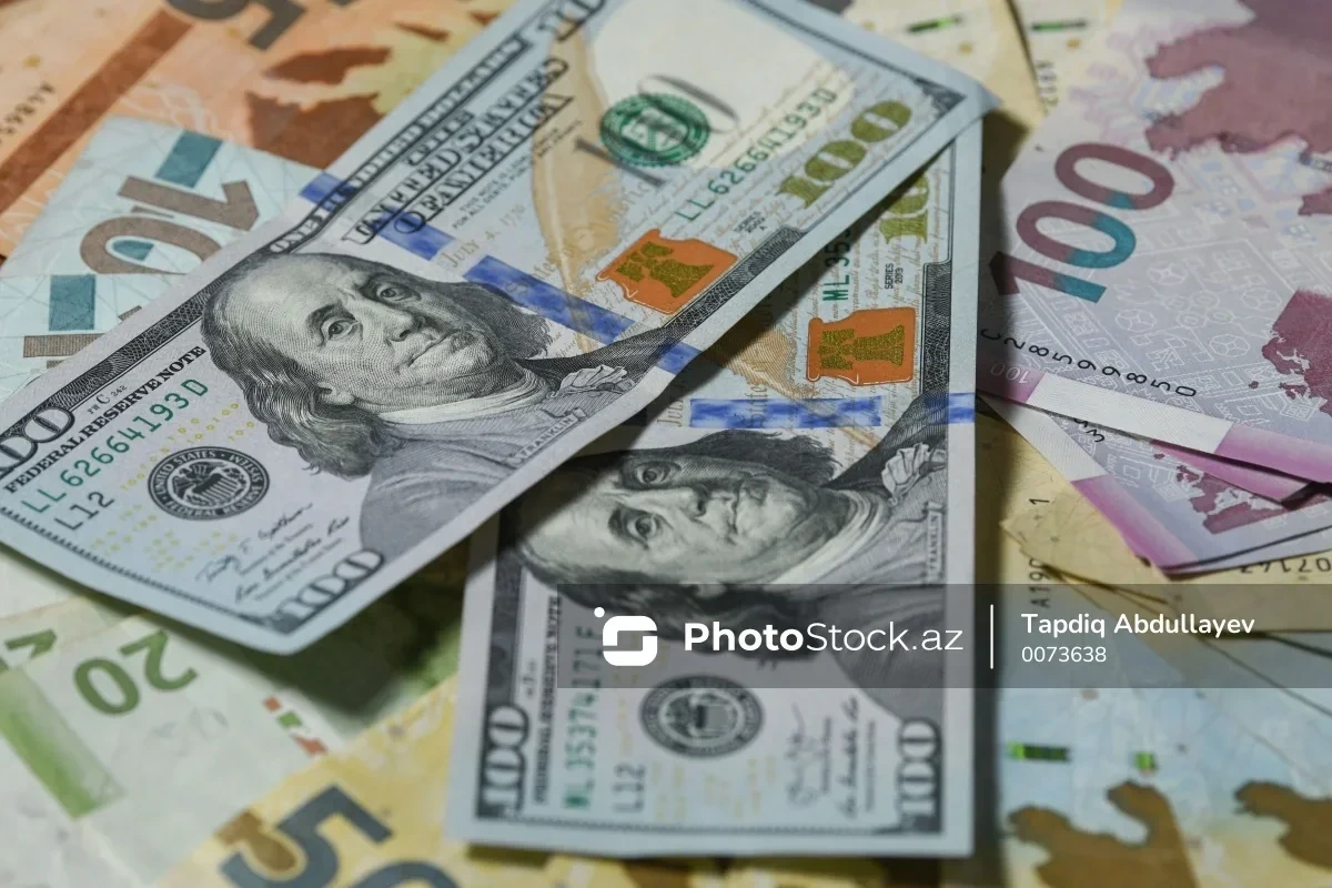 Trampın açıqlamasından 15 dəqiqə əvvəl neftlə bağlı müəammalı sövdələşmələr olub