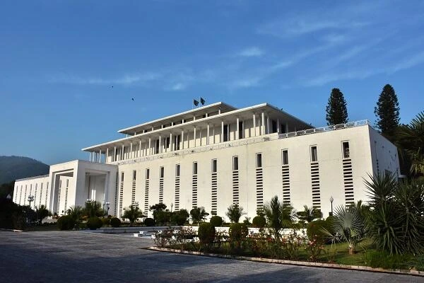 Pakistan vasitəçiliyə davam edəcək - XİN