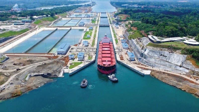 Çin ABŞ-ni Panama kanalına nəzarəti ələ keçirməyə cəhddə ittiham edib