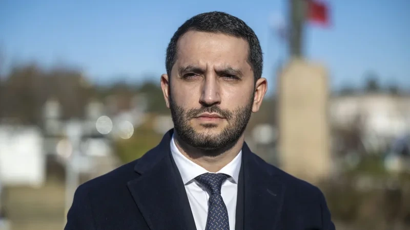 Rubinyan: Rusiya seçkiləri oğurlamaq üçün oliqarxı Ermənistana göndərib