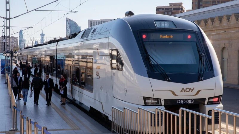 Kürdəmir stansiyası sərnişinlərin istifadəsinə verilir