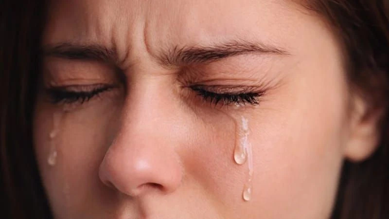 Ağlamamaq üçün nə etmək olar? - 6 üsul
