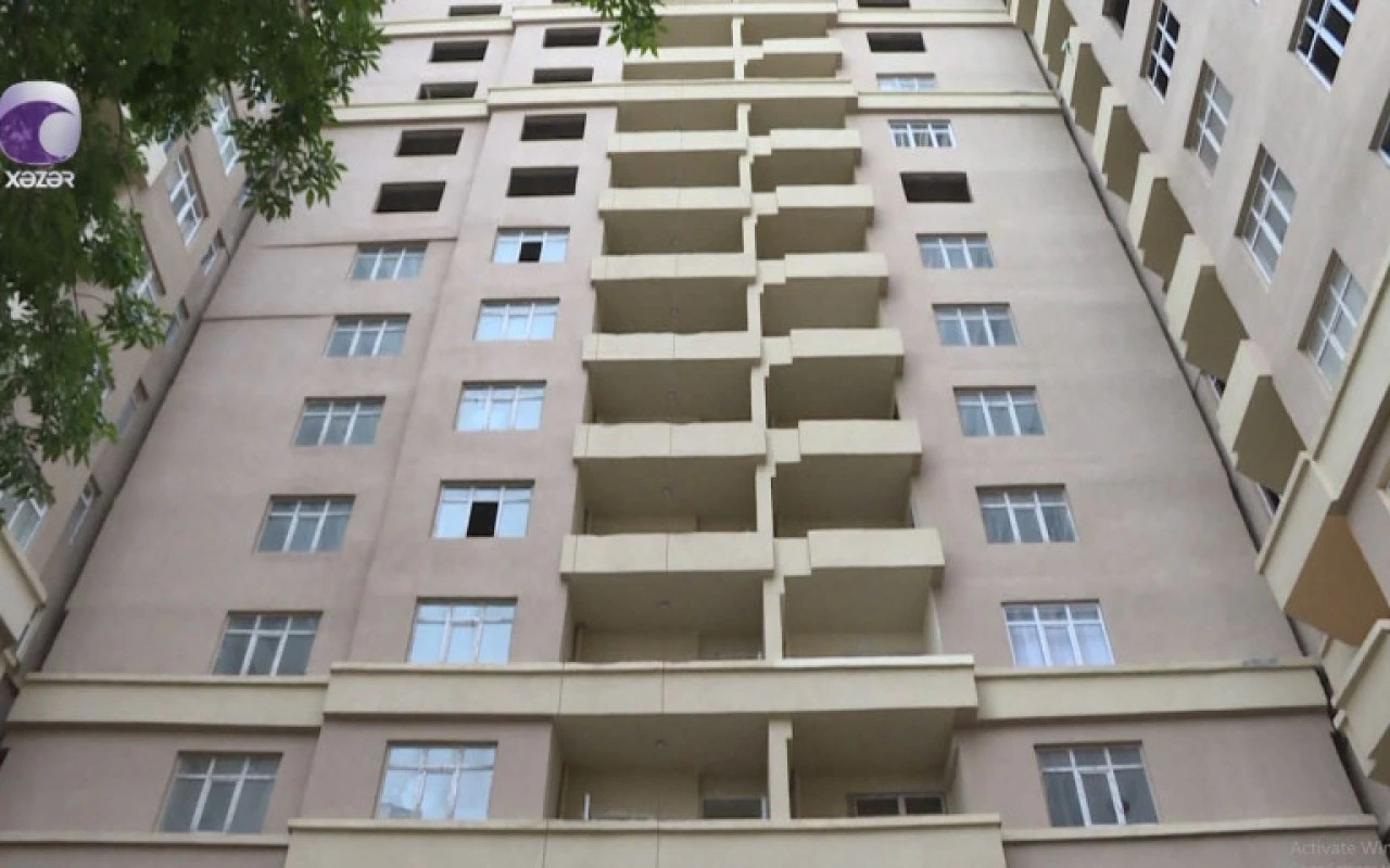 Milyonluq zərər, yüzlərlə zərərçəkən: Tikinti şirkəti qalmaqalı böyüyür