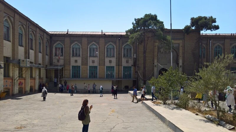 30-a yaxın İran universiteti bombalanıb