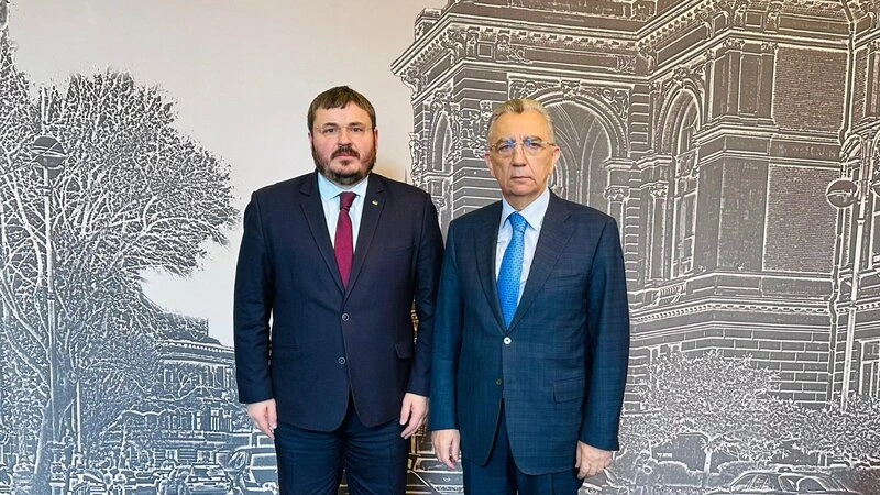 Ukrayna səfiri Eldar Əzizovla görüşdü