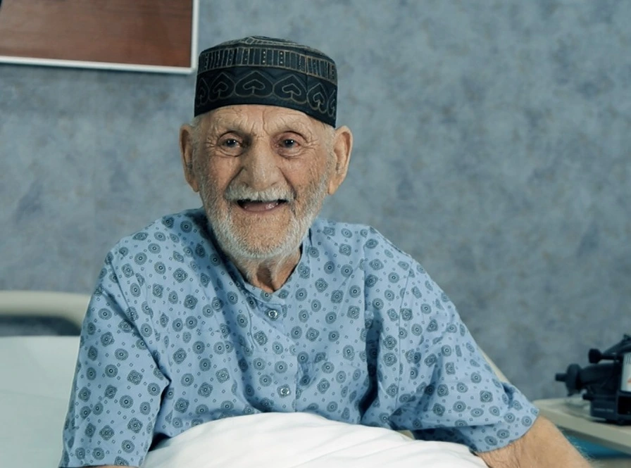 99 yaşlı Əsədağa babanın hər iki gözü əməliyyat edilib - VİDEO