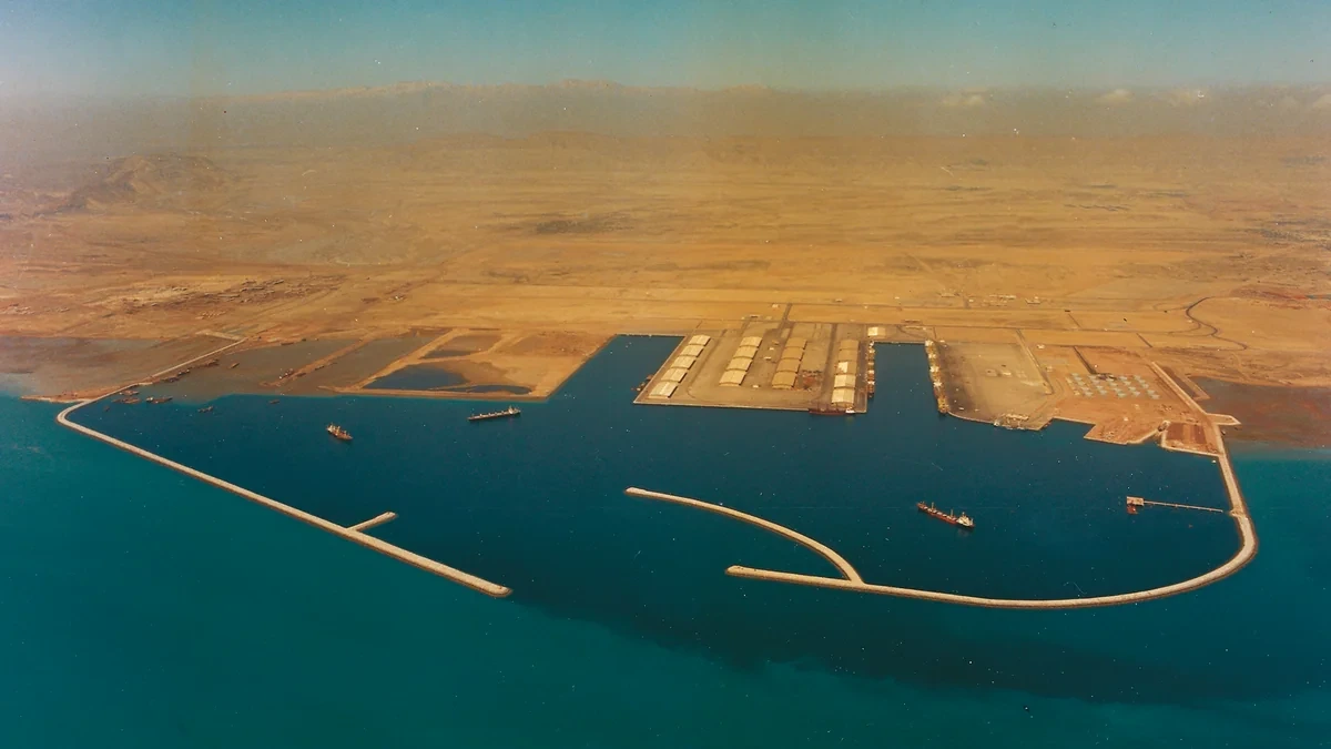 "Reuters": İran ələ keçirilən gəmiləri Bəndər-Abbas limanına aparıb