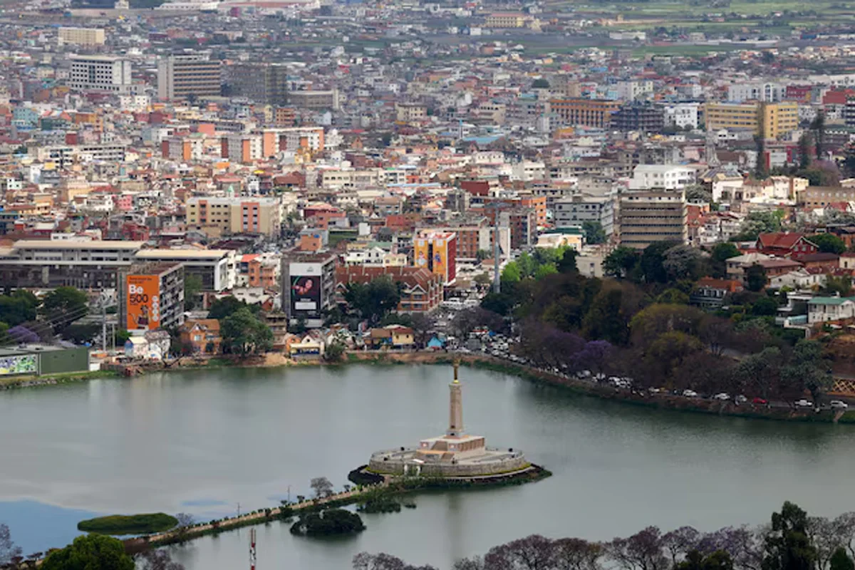 Madaqaskarda fövqəladə vəziyyət tətbiq edilib