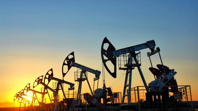 “Brent” neftinin qiyməti 102 dolları keçdi