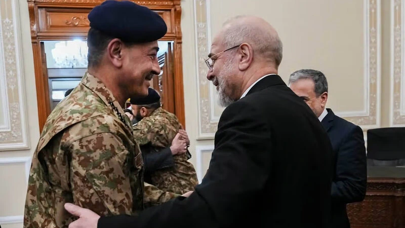 Qalibaf Pakistan Ordusunun feldmarşalı ilə görüşdü