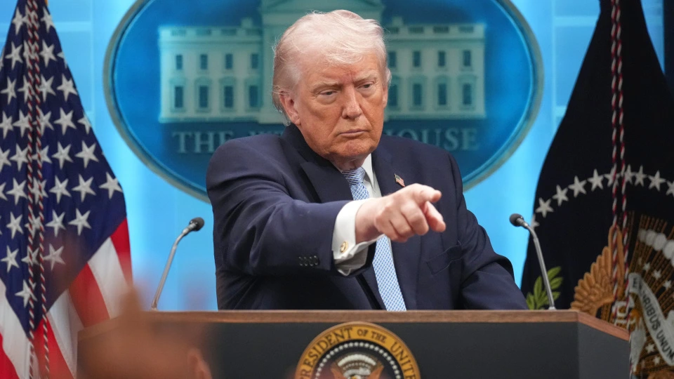 Tramp: Çin İrana silah göndərərsə, ciddi problemlə üzləşər