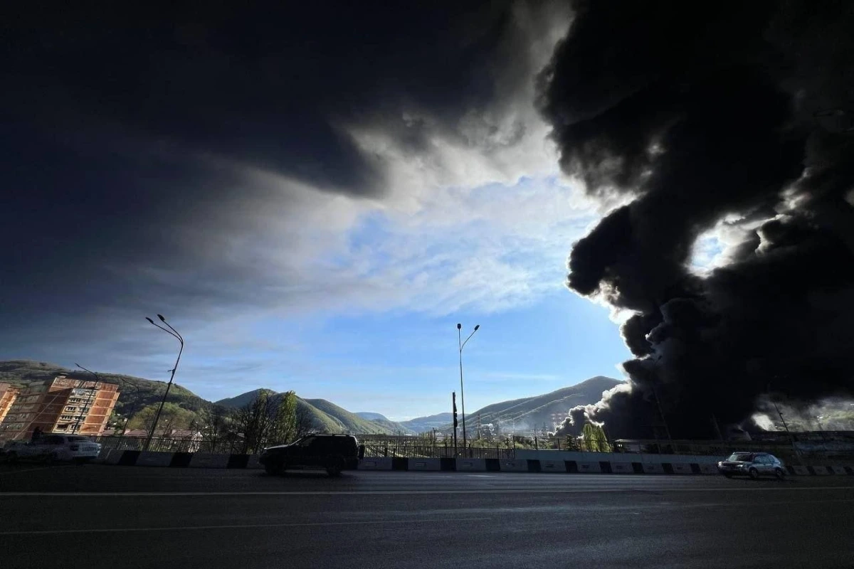 Ukrayna dronları yenidən Tuapsedə neft emalı zavoduna zərbə endirib