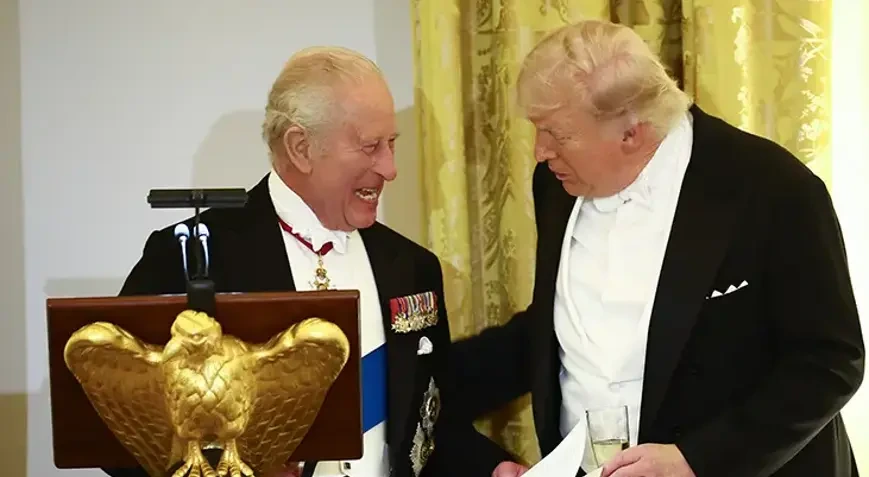 Ağ Evdə diqqətçəkən gecə: Kral Çarlz Trampa tarixi zarafat etdi