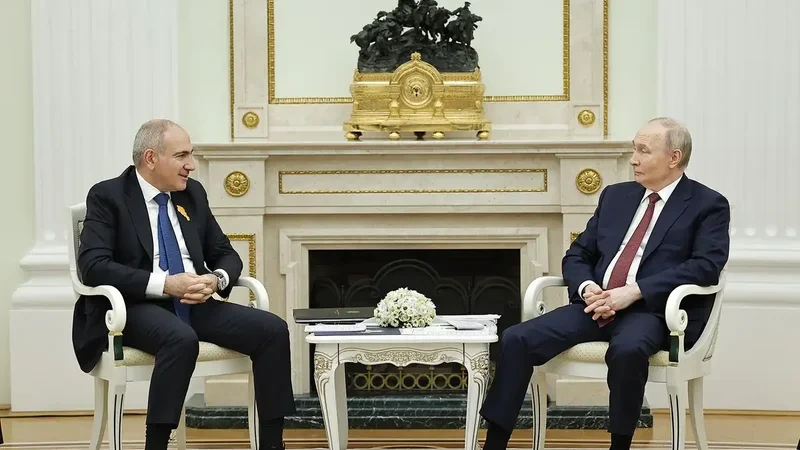 Ermənistan Baş naziri: Hələlik Rusiya ilə işləməyə davam edəcəyik