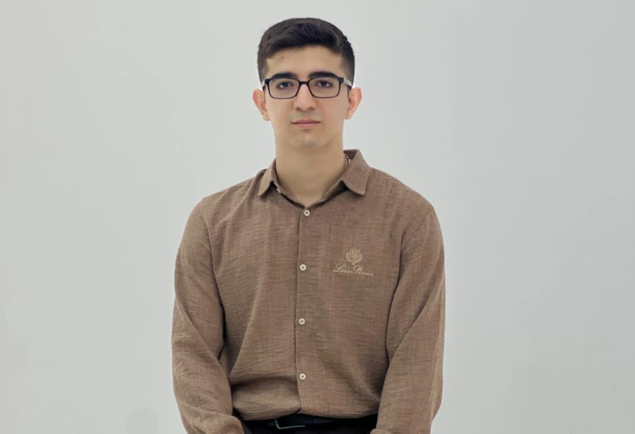 300 bal toplayan şagird: Blok imtahanına hazırlaşmıram