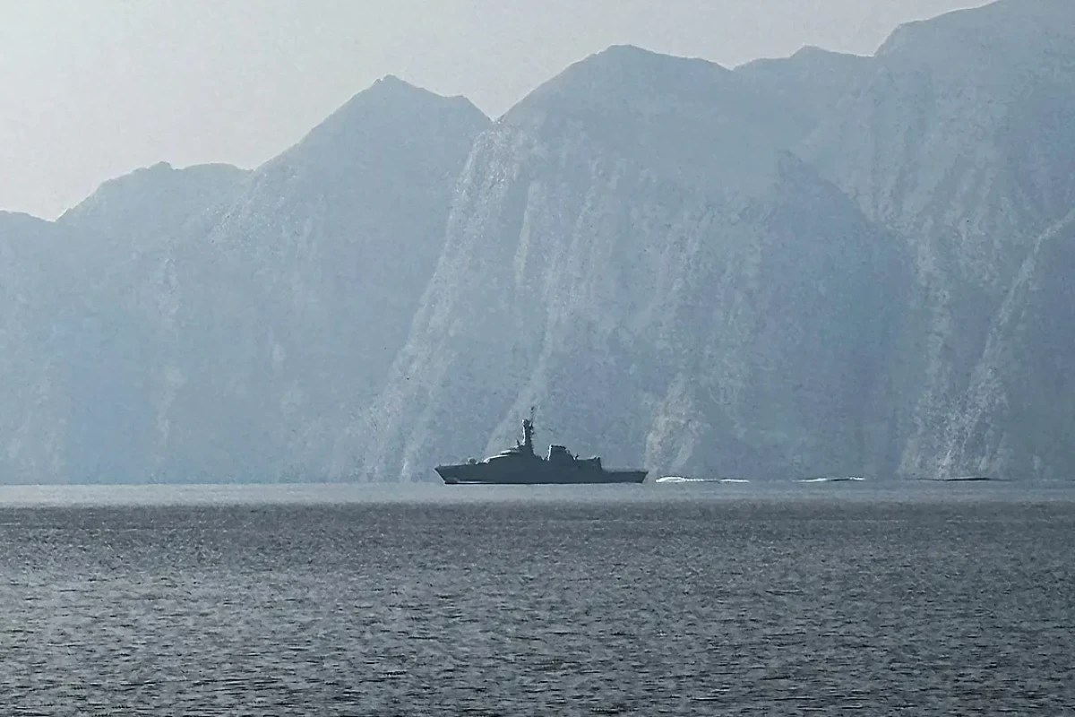 İran Hörmüz boğazında nəzarəti gücləndirir