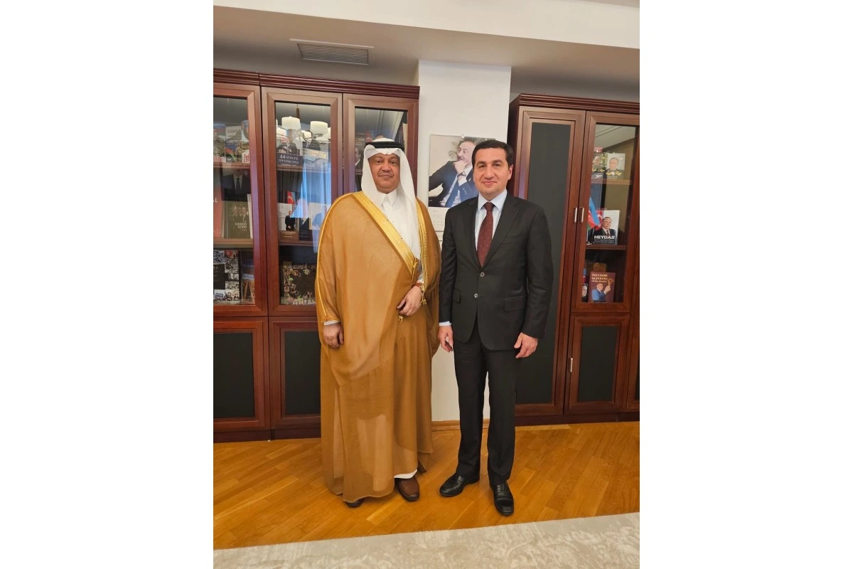 Hikmət Hacıyev Səudiyyə Ərəbistanı səfiri ilə görüşüb