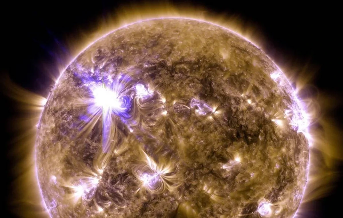 Günəşdə güclü partlayış baş verib