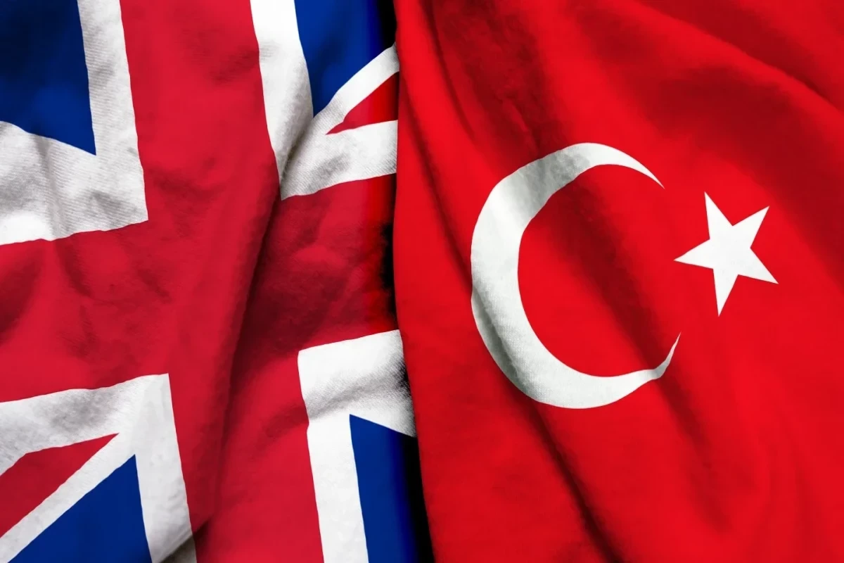 Türkiyə və Böyük Britaniya XİN başçıları Yaxın Şərqdəki müharibəni müzakirə edib