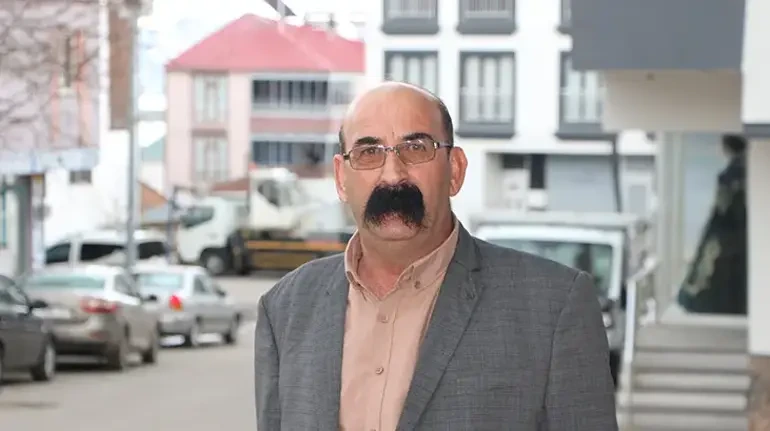 Bığları ilə gündəm oldu - “Yaraşdığı üçün uzatdım”