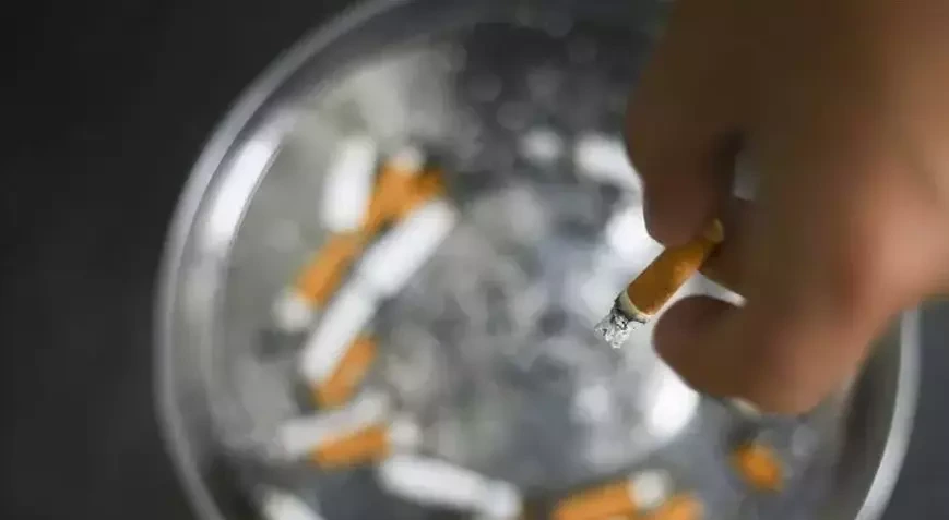 2009-dan sonra doğulanlara ömürlük siqaret qadağası təsdiqlənib