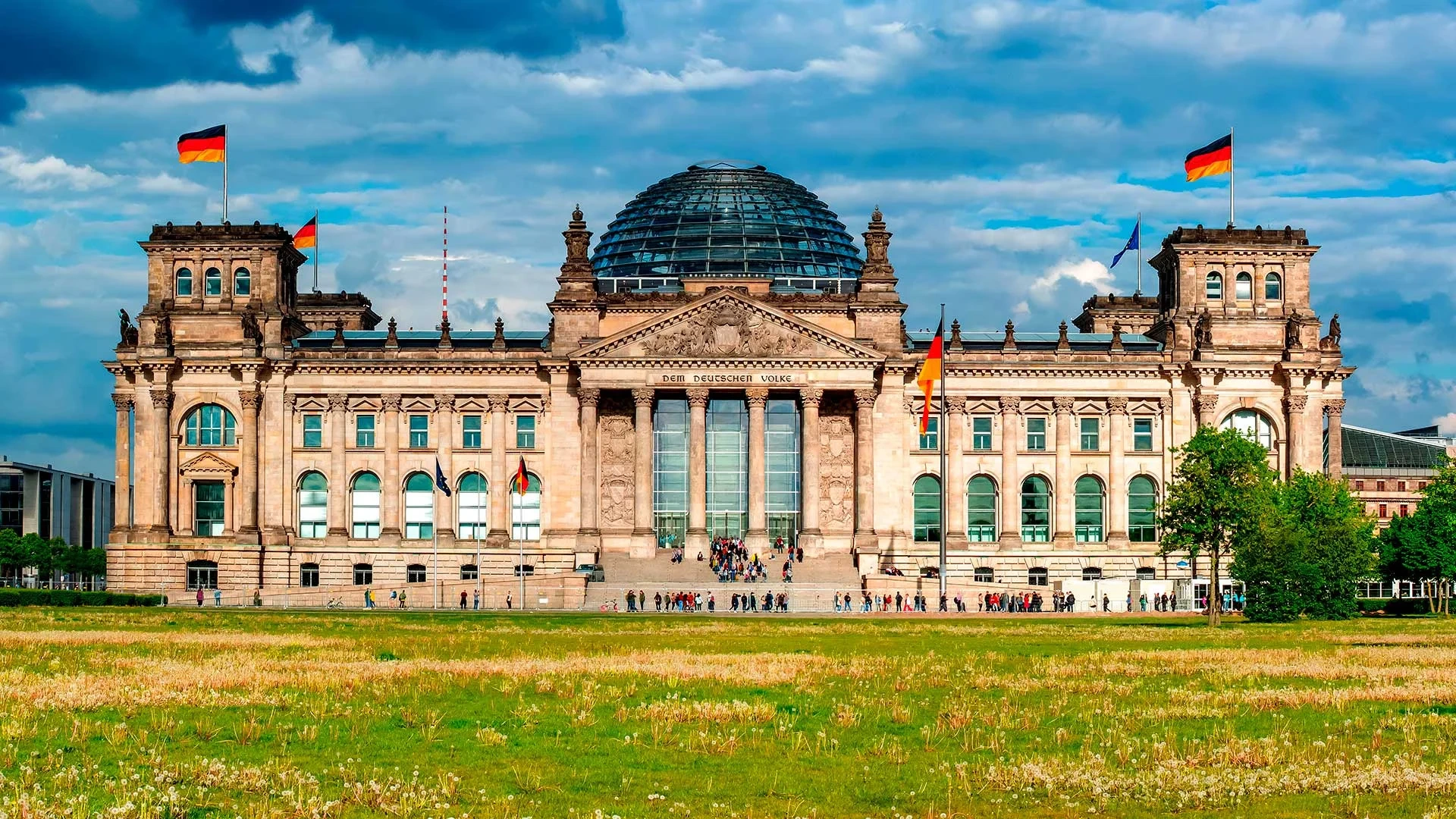 Rusiya səfiri Almaniyanı hərbi qarşıdurmaya hazırlaşmaqda ittiham edib