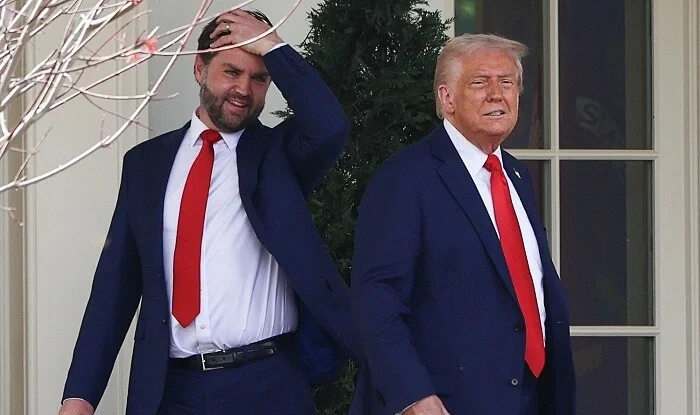 Tramp etiraz etsə də, Vens Pakistana gedir