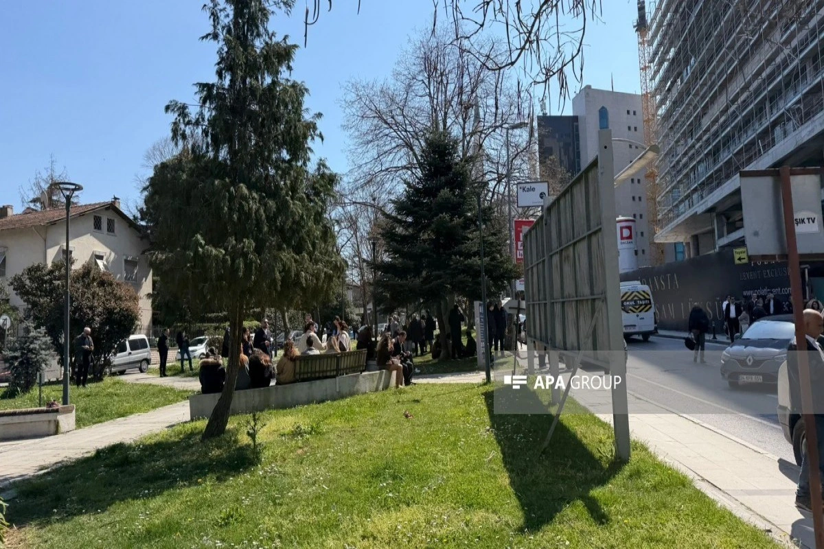 AK Partiya sözçüsü: İstanbulda İsrail konsulluğu qarşısında atışma Türkiyəyə mesaj idi