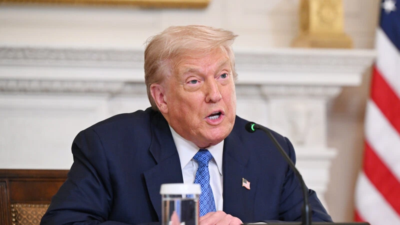 WSJ: Tramp administrasiya üzvlərini əfv edəcəyini vəd edib