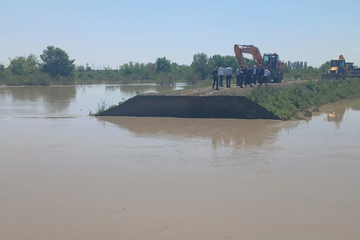 Kürdə suyun səviyyəsi artıb, Qarqar çayında bənd yarılıb